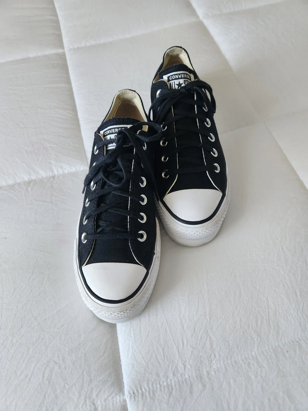 Converse Unisex Platform Sneakers Man 8 Woman 9 in Black and White - Picture 2 of 5